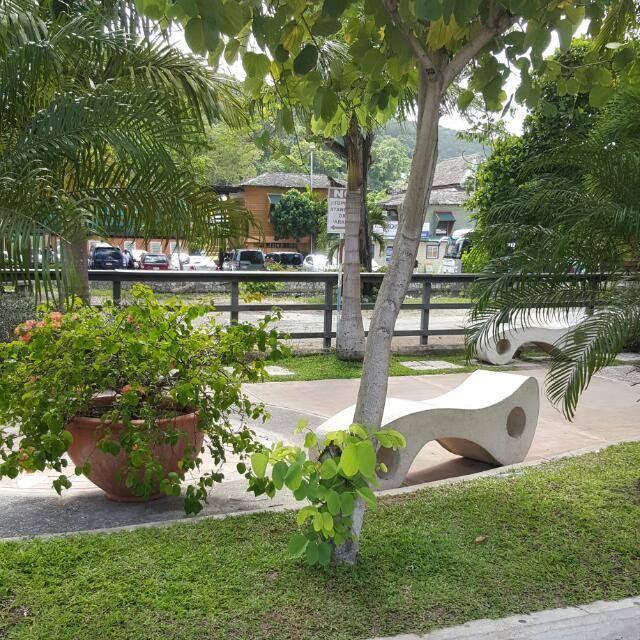 Mcfarlane'S Place Ocho Rios Buitenkant foto