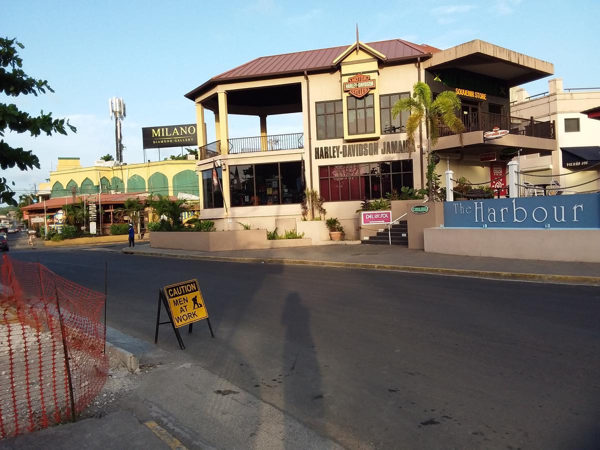 Mcfarlane'S Place Ocho Rios Buitenkant foto
