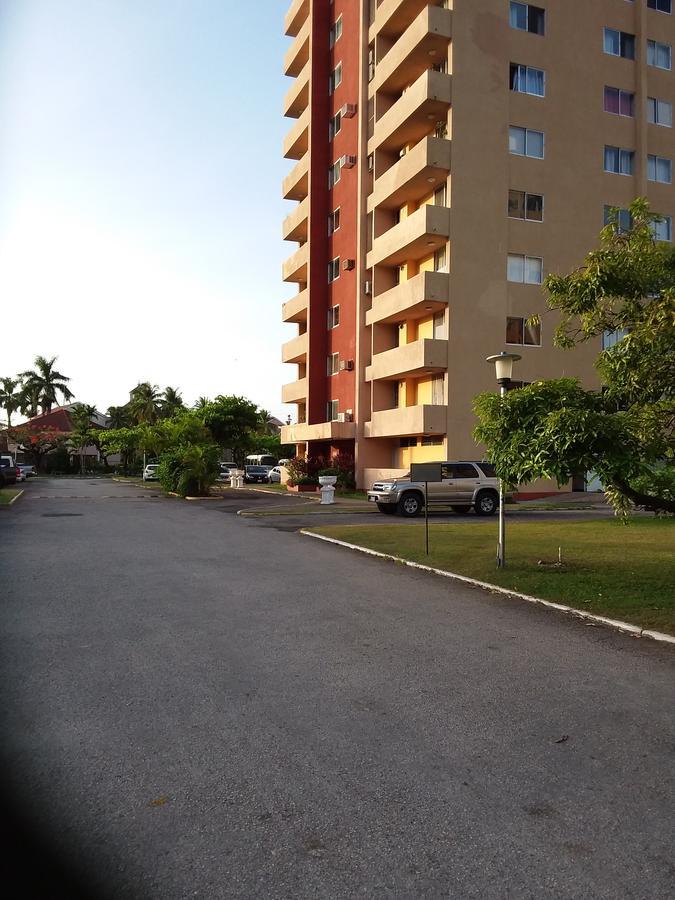 Mcfarlane'S Place Ocho Rios Buitenkant foto